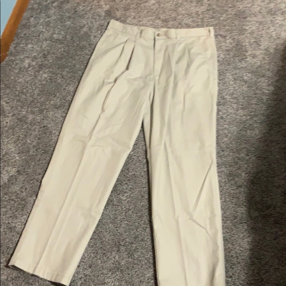 Men’s khaki dress pants